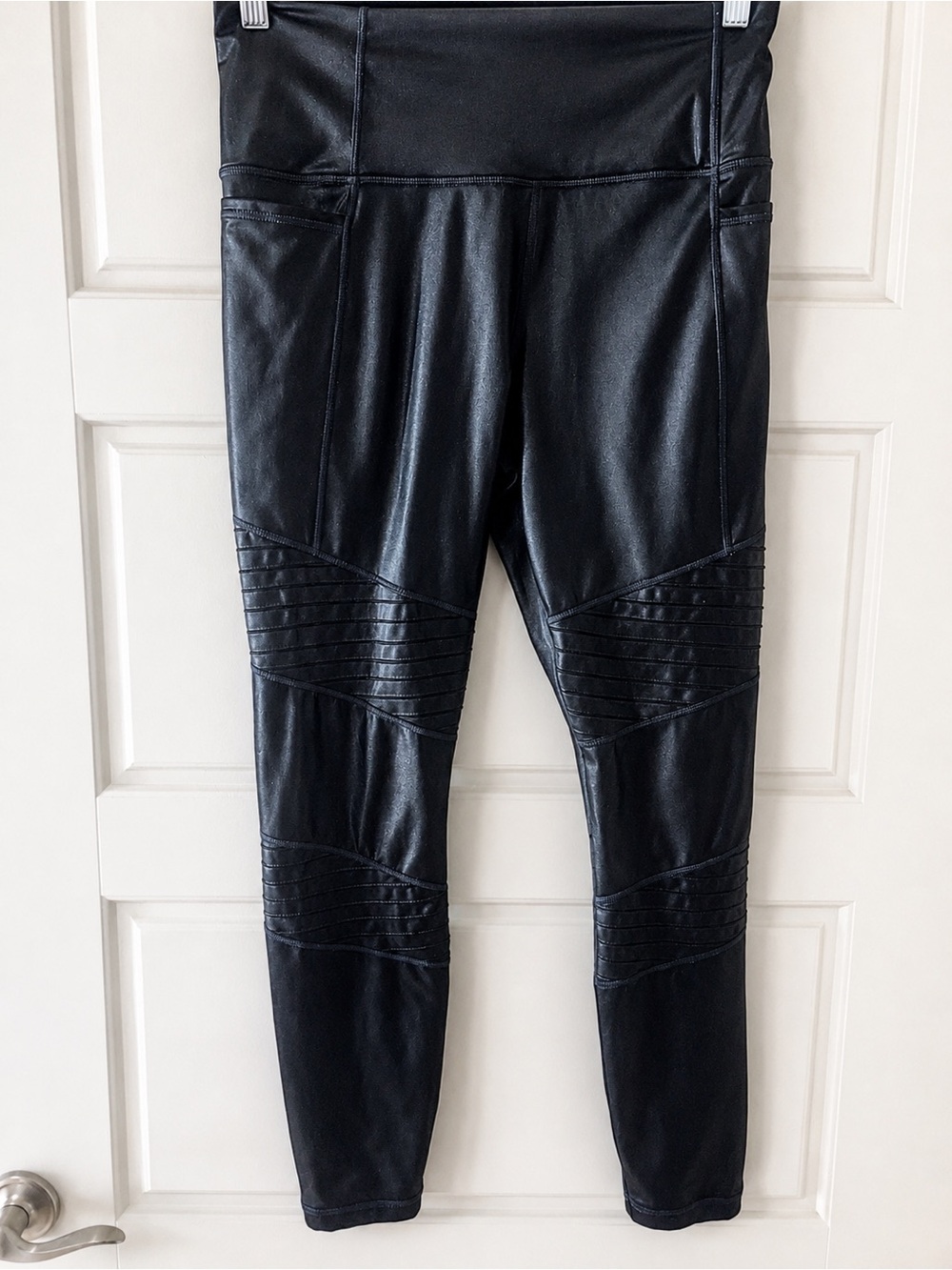 Athleta Inclination Moto Tight Leggings Black Faux Leather Shine Women’s Size M - Picture 1 of 5